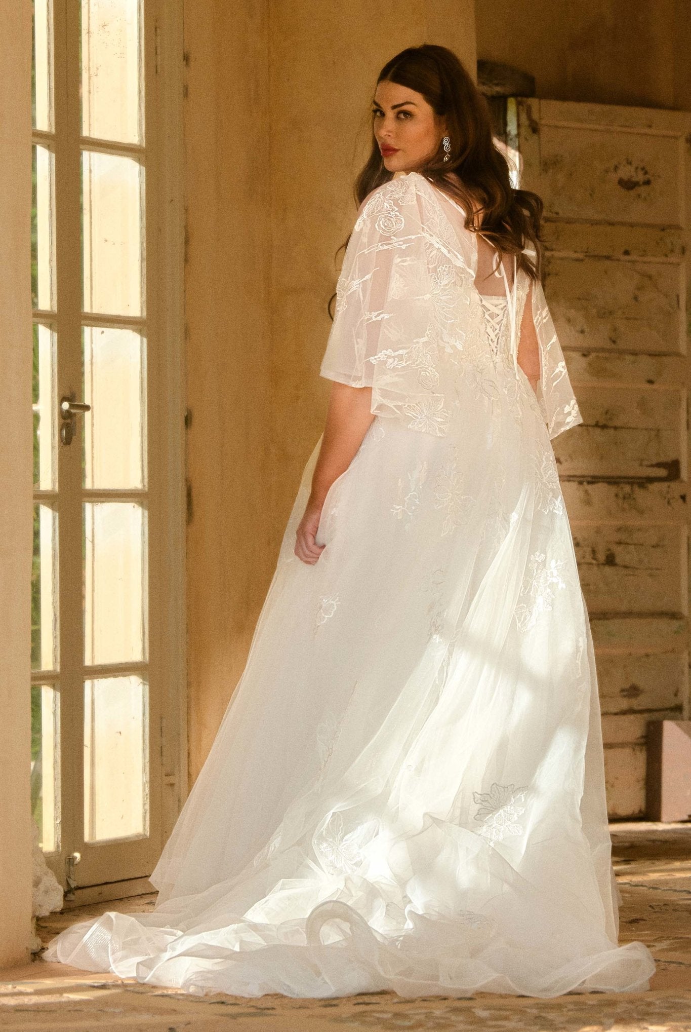 Fontana Detachable Lace Cape Wedding Dress – TC361