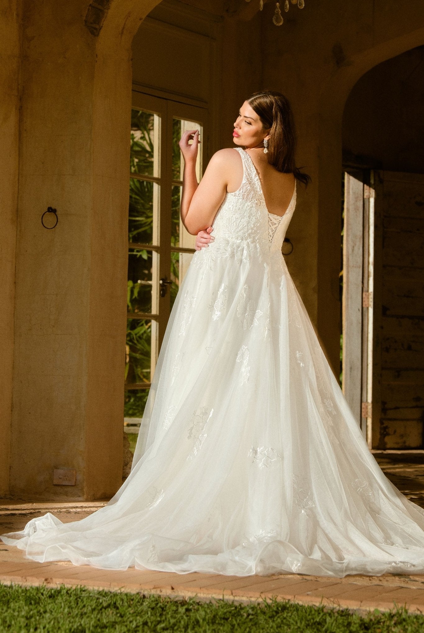 Fontana Detachable Lace Cape Wedding Dress – TC361