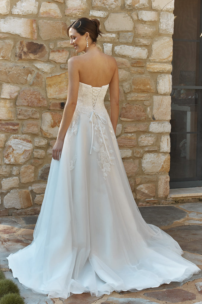 Amanda Wedding Dress by Tania Olsen Designs