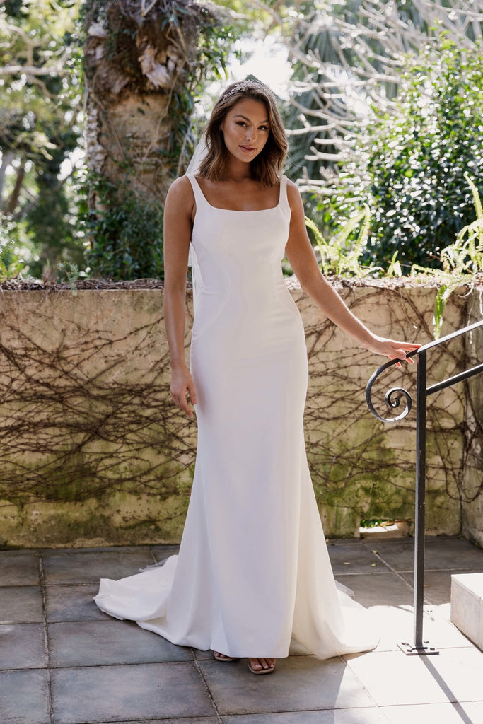 Arielle Fitted Low Scoop Wedding Dress – TC406
