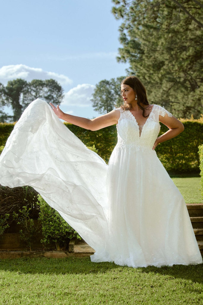 Belfast Layered Lace and Tulle Wedding Dress – TC333