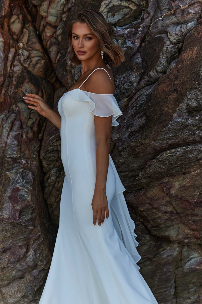 Daisy Fitted Off-Shoulder Wedding Dress – TC379