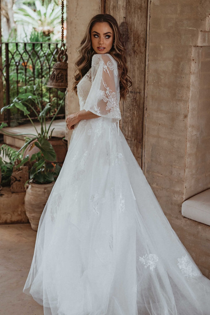 Fontana Detachable Lace Cape Wedding Dress – TC361