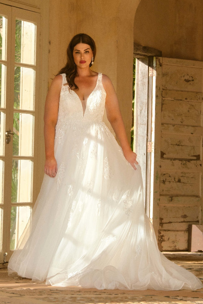 Fontana Detachable Lace Cape Wedding Dress – TC361