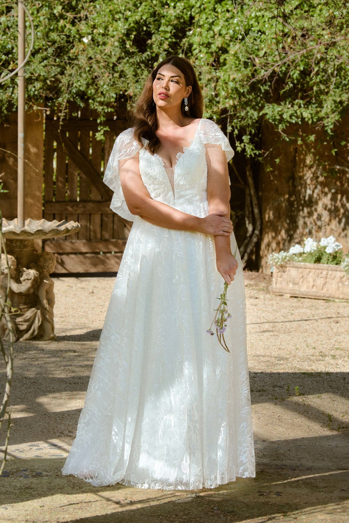Kansas Lace Cap Sleeve Wedding Dress – TC362