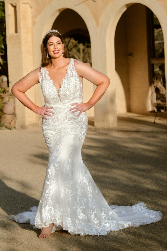 [Sample] Aspen Fishtail Lace Wedding Dress – TC353 by Tania Olsen Designs