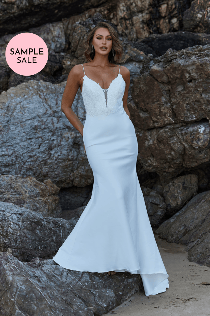 (SAMPLE SALE) Fern Fitted Ruffle Wedding Dress - TC380