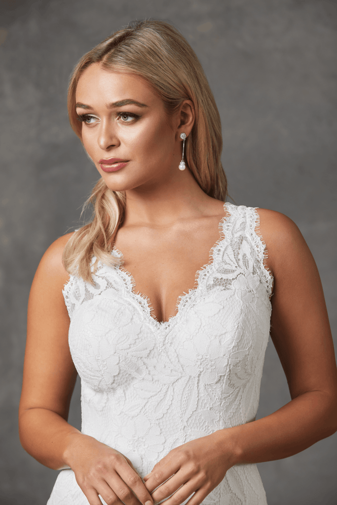 (SAMPLE SALE) Myah Scallop Lace Fitted Wedding Dress - TC238