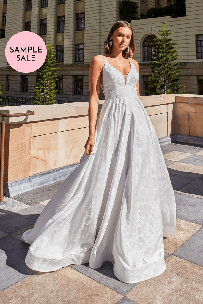 (SAMPLE SALE) Summer Chapel Train Wedding Dress – TC385