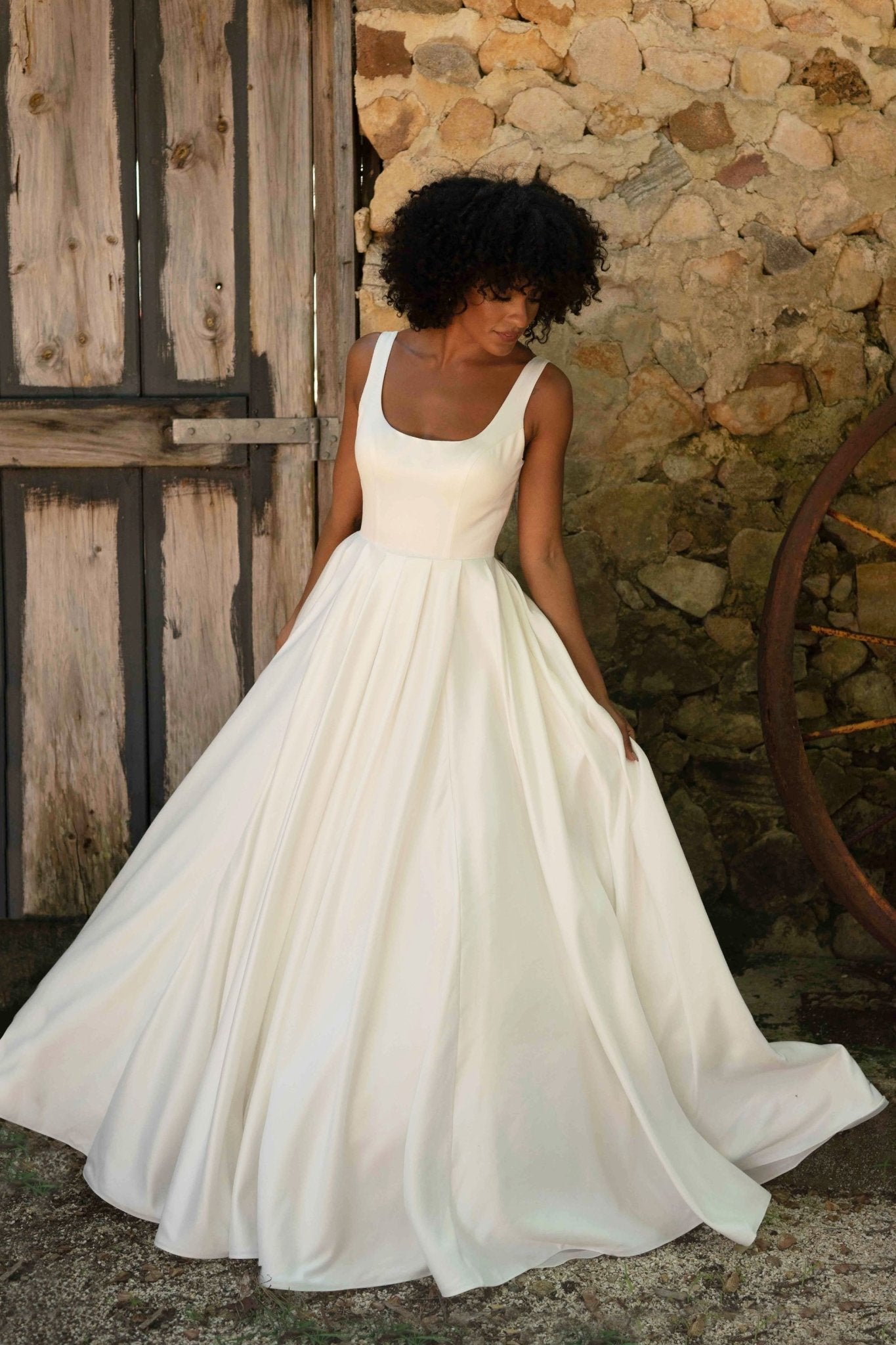 Square neck bridal gown Clearance
