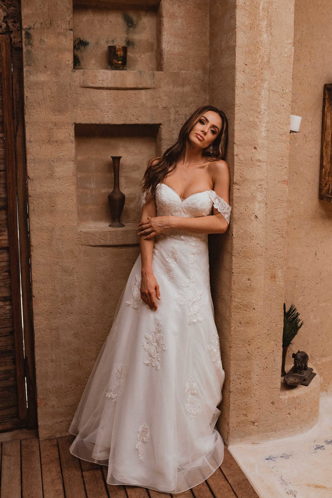 York Off-Shoulder Lace Wedding Dress – TC360
