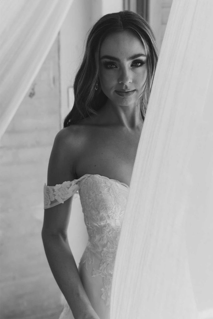 York Off-Shoulder Lace Wedding Dress – TC360