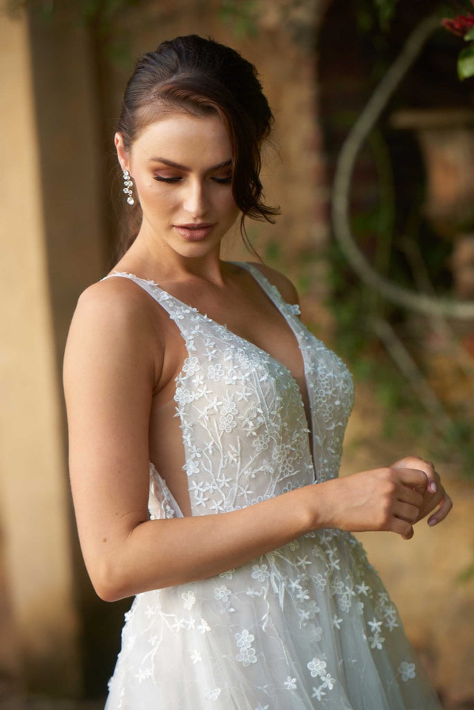 Zara Lace and Tulle Wedding Dress – TC289