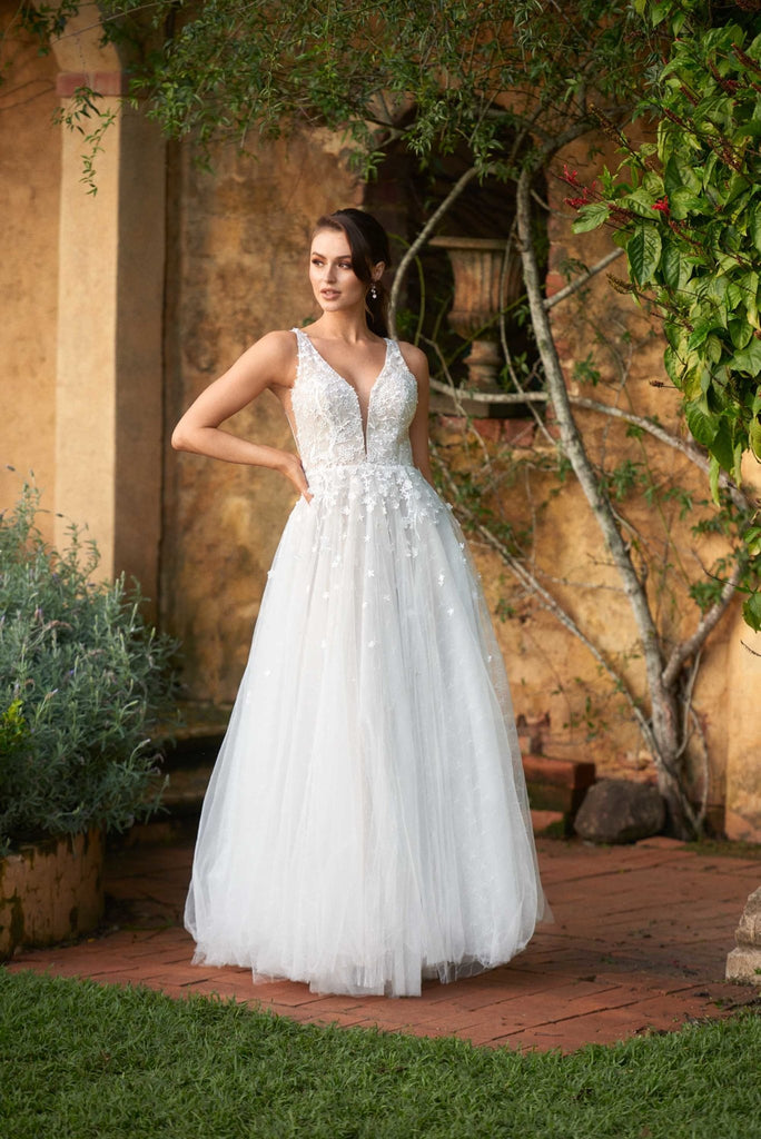 Zara Lace and Tulle Wedding Dress – TC289